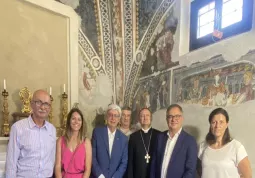 Alla cerimonia di inaugurazione dei restauri hanno preso parte il vescovo di Saluzzo, Cristiano Bodo, i funzionari dei Beni Culturali della diocesi e i responsabili del progetto della Soprintendenza, il parroco Roberto Bruna e la studiosa di storia locale e sacra Mirella Lovisolo. Presenti anche il sindaco Marco Gallo e gli assessori Beatrice Aimar, Ezio Donadio, e Lucia Rosso